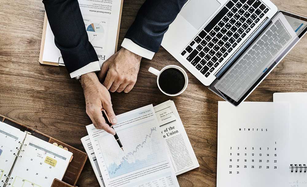 benchmarking competitors within industry